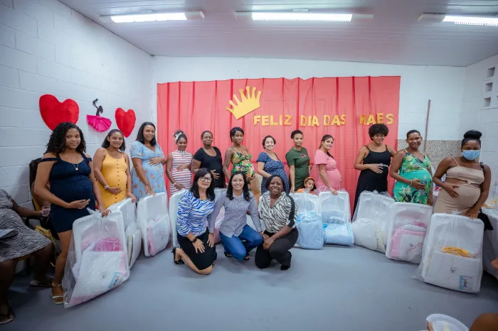 Gestantes assistidas pelo Cras Nova Vitória recebem kit enxoval