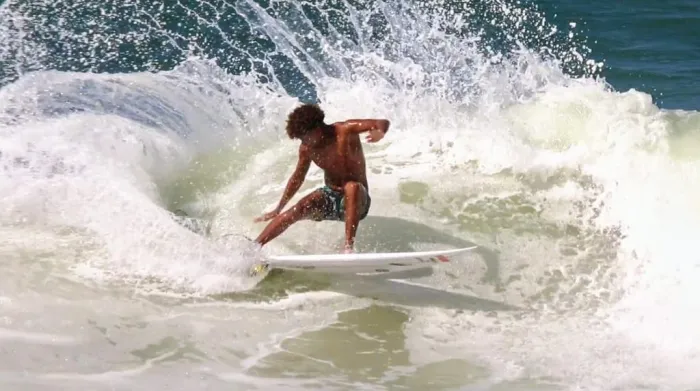 Surf: Kadu Pakinha garante o terceiro lugar no Circuito Tríplice Coroa
