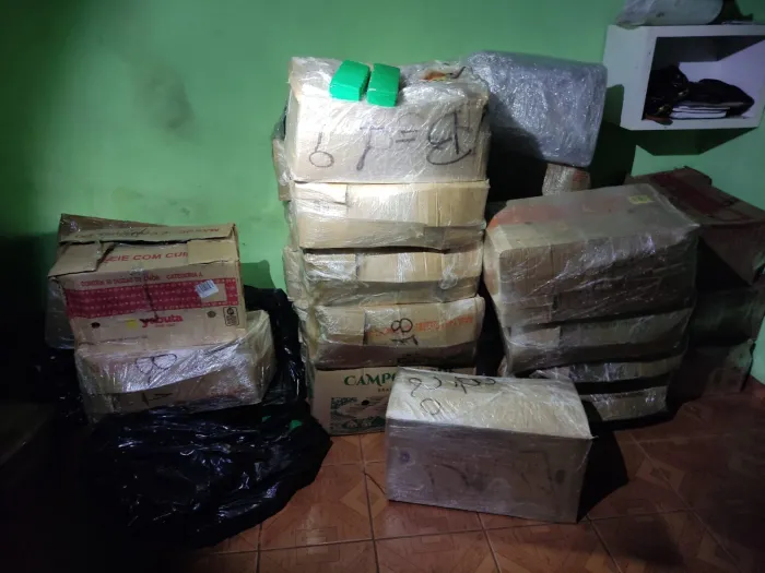 Polícia Civil apreende cerca de 800kg de maconha em depósito de drogas no Aero Rancho em Campo Grande