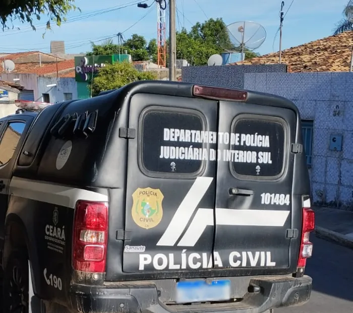 PCCE cumpre mandados de prisão e captura mulher envolvida com tráfico de drogas em Caririaçu