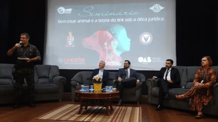 Bem-estar Animal participa de seminário sobre Teoria do Link