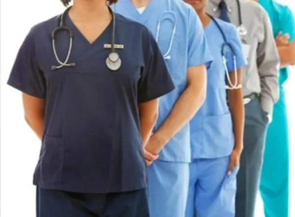 Vereador solicita aquisição de uniformes para profissionais de saúde