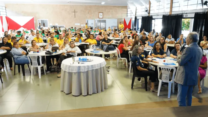 Prefeito comparece a encontro macrorregional das Apaes