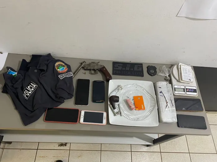 Polícia Civil estoura boca de fumo e prende quatro pessoas por tráfico de drogas em Amambaí