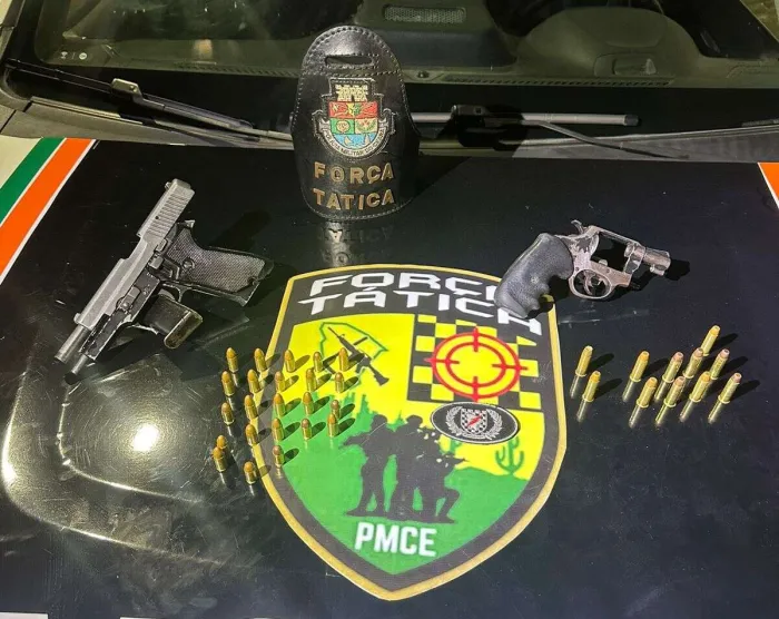 Homem suspeito é preso em abordagem da PMCE com armas de fogo e munições em Caucaia