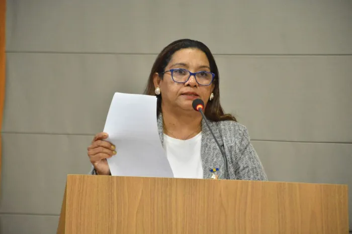 Professora Eva se despede da Câmara nesta segunda-feira, 13