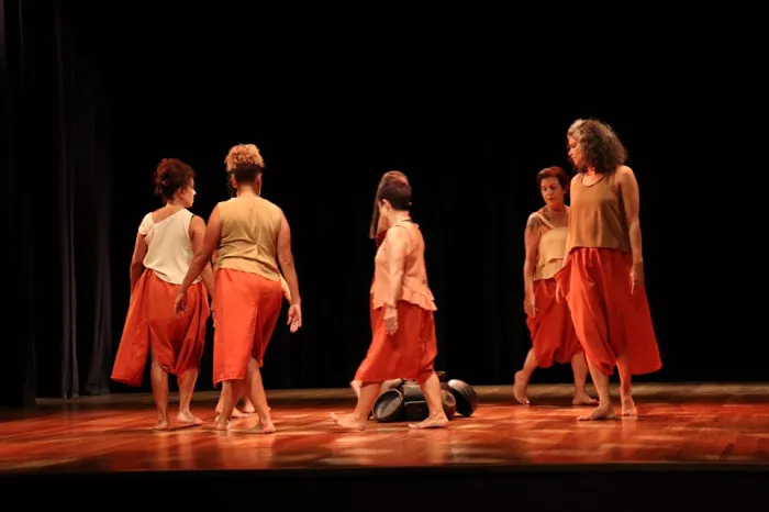Estreia em Vitória espetáculo de dança contemporânea inspirado nas Paneleiras de Goiabeiras
