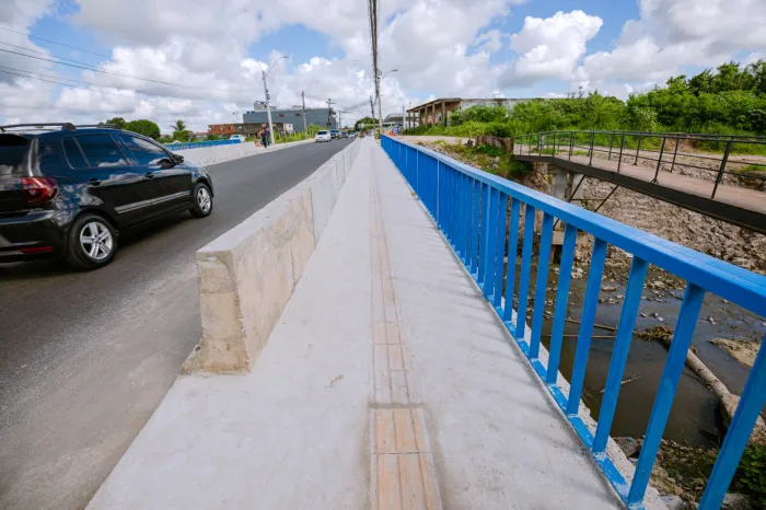 Passeios da Ponte da Avenida Rio Camaçari estão liberados para uso dos pedestres