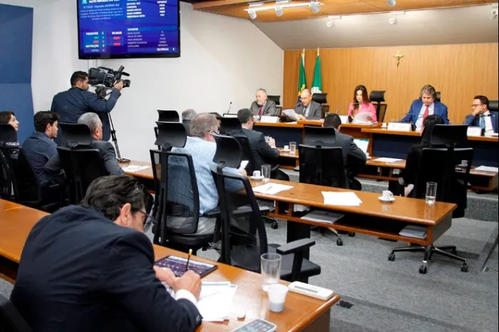 Revisão Geral dos servidores públicos estaduais é aprovada pela CCJR