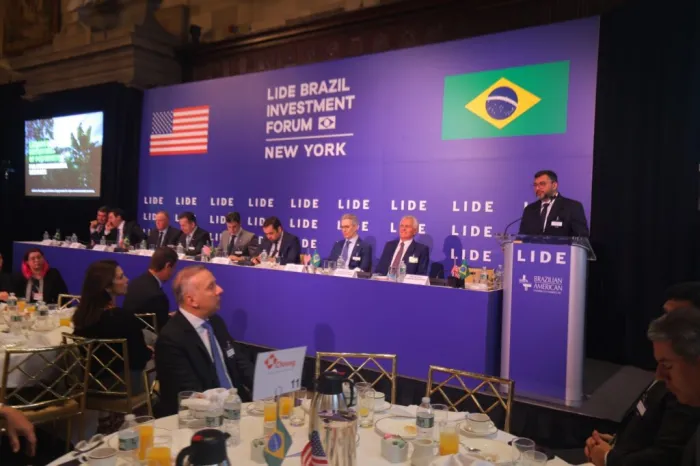 Em encontro com empresários, Wilson Lima apresenta projeto de exploração do potássio de baixa emissão de carbono