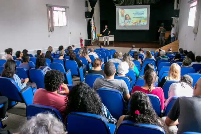 Educadores de São Sebastião participam de capacitação do programa de Robótica Educacional