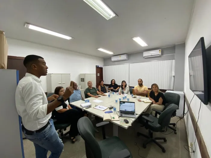 Capacitação de comerciantes e moradores de áreas que passam por intervenção é tema de reunião