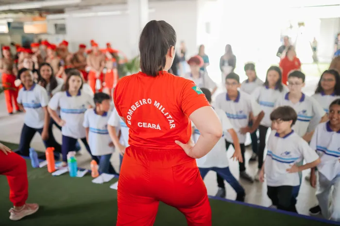 Programa Saúde, Bombeiros e Sociedade (PSBS) do CBMCE abre a programação do Mundo SSPDS com aulão de dança