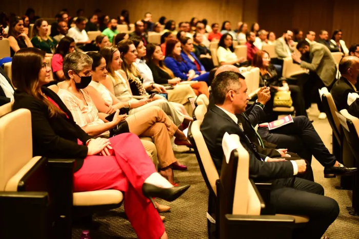 Palestra alerta servidores sobre a importância do combate aos assédios moral e sexual