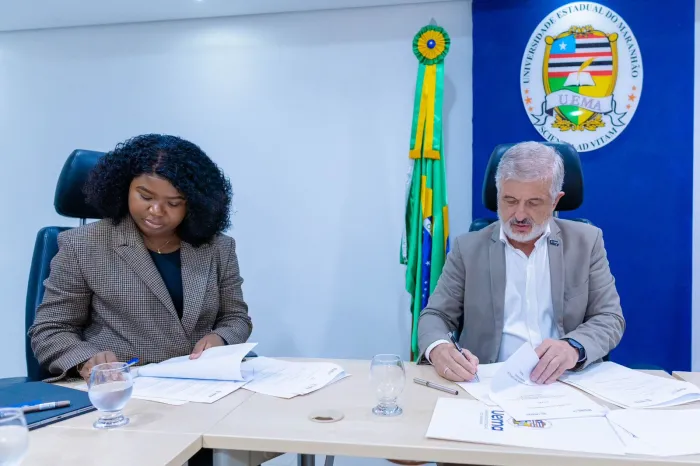 Uema assina Termo de Cooperação Científico-Acadêmica com o Governo de Moçambique