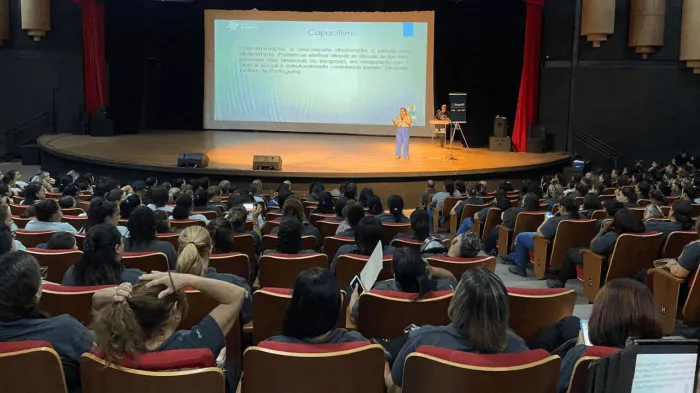 Funcionários terceirizados participam de palestras
