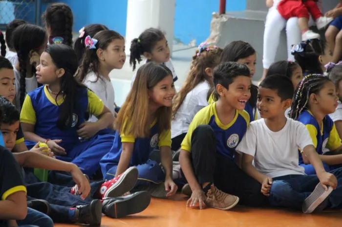 No Dia da Família na Escola, unidades de ensino da rede estadual fazem alerta sobre bullying e demais violências