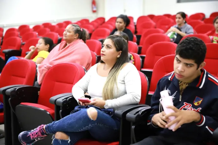 Formação no Centro de Ensino Especial Dom Bosco oferece suporte a pais de alunos com deficiência