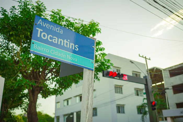 Semáforos entram em operação no cruzamento da Av. Pará com Tocantins