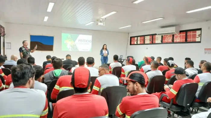 No Dia Mundial da Reciclagem, Sema e Imac realizam palestras para colaboradores de empresa sobre a sensibilização ambiental