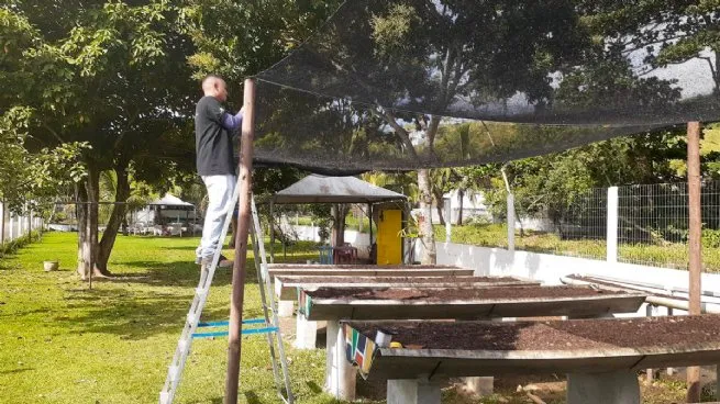SEMAM realiza manutenção de Horta Acessível do Lar Vicentino