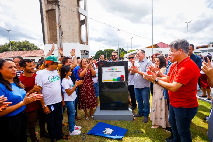 Governo entrega obras de esporte e lazer para a população de Lajeado Novo e Sambaíba