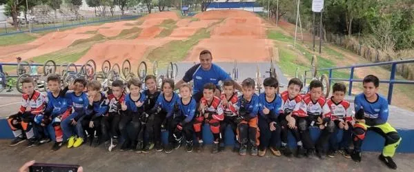 Parlamentar reforça pedido de pavimentação asfáltica da pista de Bicicross