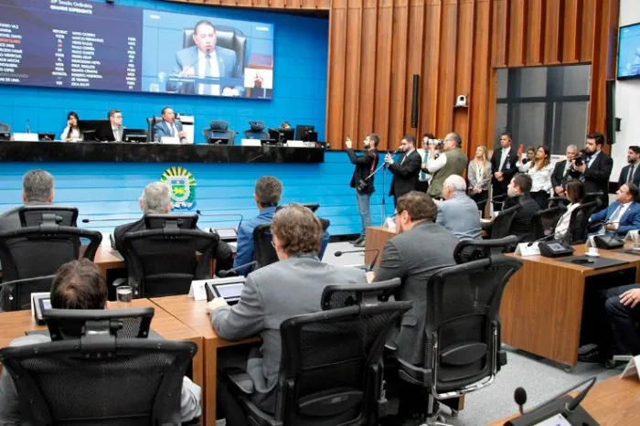 Deputados devem apreciar quatro propostas na primeira sessão da semana