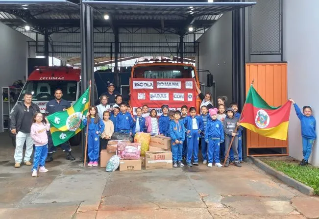 ALUNOS ARRECADAM DOAÇÕES PARA O RIO GRANDE DO SUL
