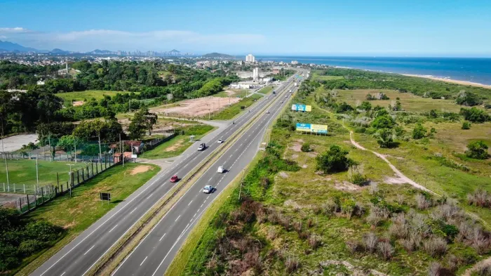 Rodovia do Sol será parcialmente interditada neste fim de semana para prova de ciclistas