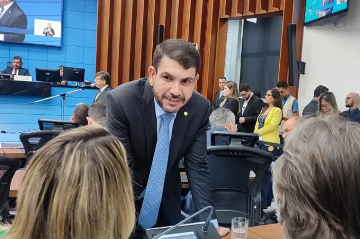 Deputado Jamilson Name solicita escola de tempo integral para o bairro Jardim Noroeste
