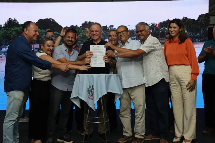 Casagrande anuncia revitalização da orla de Praia Grande e novas obras em Fundão
