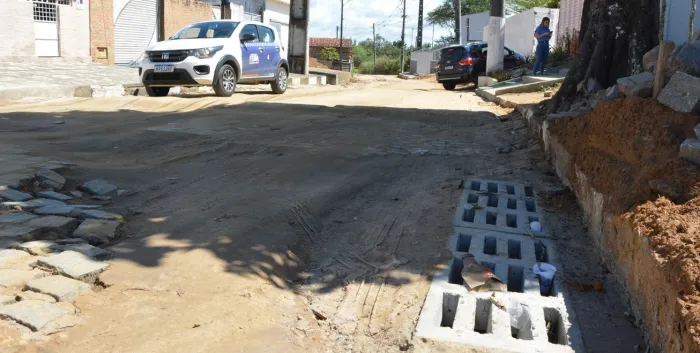Prefeitura de Feira conclui obras de drenagem na rua Olney São Paulo