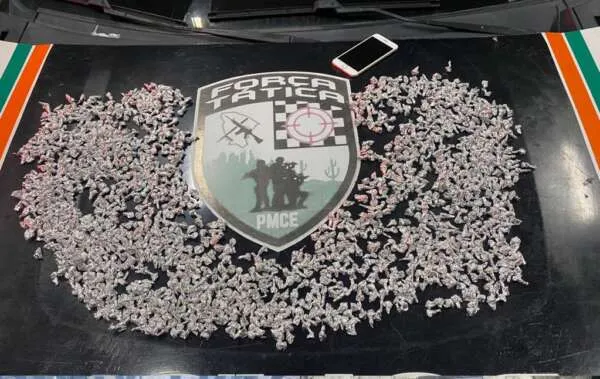 PMCE prende suspeito com 1.358 pedras de crack e fios de cobre no São João do Tauape