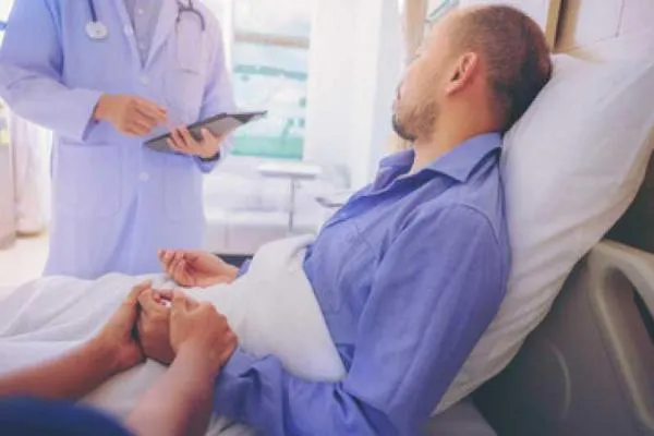 Parlamentar sugere criação de programa de tratamento e cuidados paliativos domiciliares para portadores de doenças crônicas e acamados