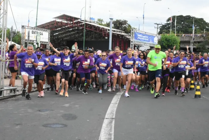 Corrida de rua reúne 3 mil pessoas contra o feminicídio em Teresina