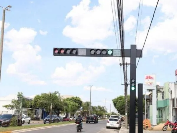 Parlamentar reitera pedido de semáforo em cruzamento que compreende os bairros São Domingos e Boa Esperança