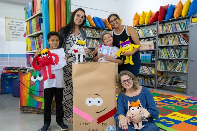 EM Prof.ª Iraydes Lobo Vianna do Rêgo doa pelúcias de apoio emocional para crianças do Rio Grande do Sul