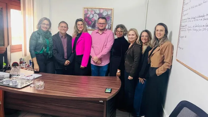 Fundação de Amparo à Pesquisa e Secretaria de Educação alinham parceria para o programa Mães da Ciência