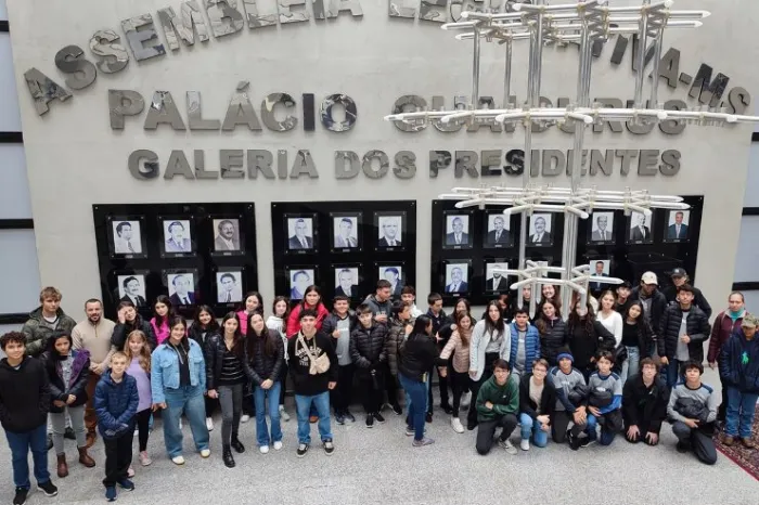 Estudantes ampliam conteúdo programático de Geografia, em visita à ALEMS