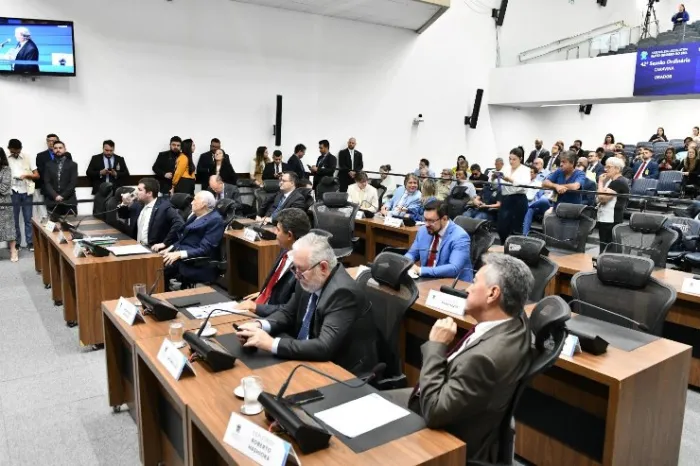 Cinco projetos estão pautados para a sessão desta terça-feira