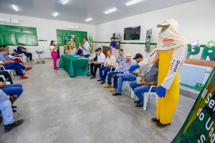 Cerca de 4 mil pessoas recebem orientações sobre uso correto e seguro de agrotóxicos 