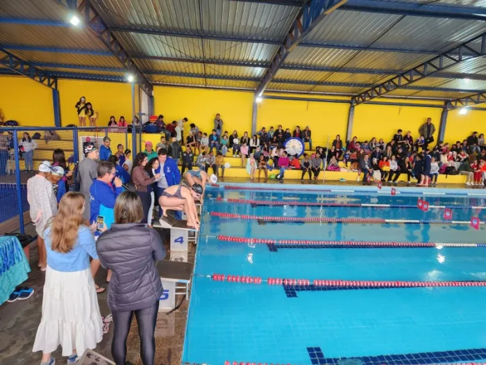 III Festival de Natação em Costa Rica reúne escolas e promove o espírito...