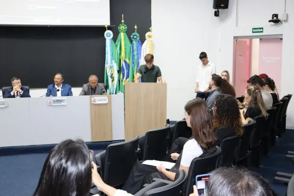 Alunos do Colégio Regina Coeli apresentam projeto de mobilidade urbana