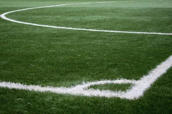 Parlamentar pede campo de futebol sintético em bairros de Sorriso
