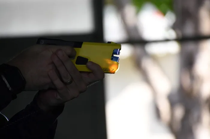 7º Batalhão realiza instrução de Taser