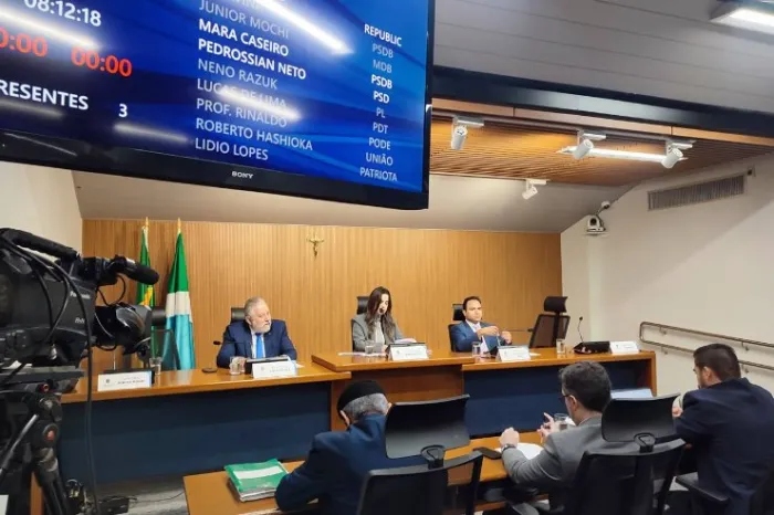 Mudanças na legislação complementar da Procuradoria-Geral do Estado passa na CCJR