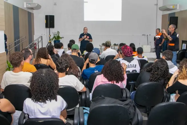 Alunos de Barra do Una participam de formação de rádio amador promovido pela Defesa Civil do Estado