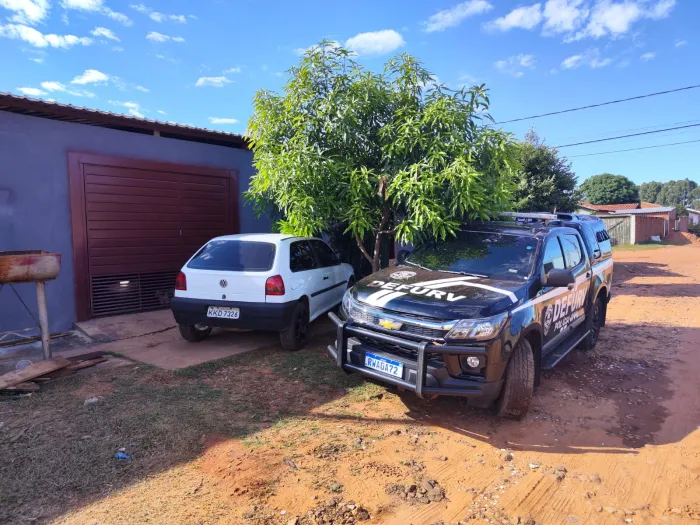 Polícia Civil recupera veículo furtado e prende indivíduo em flagrante por adulteração de sinal identificador