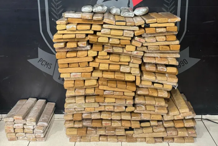 Três são presos pela Polícia Civil por tráfico de drogas e porte ilegal de arma de fogo de uso restrito